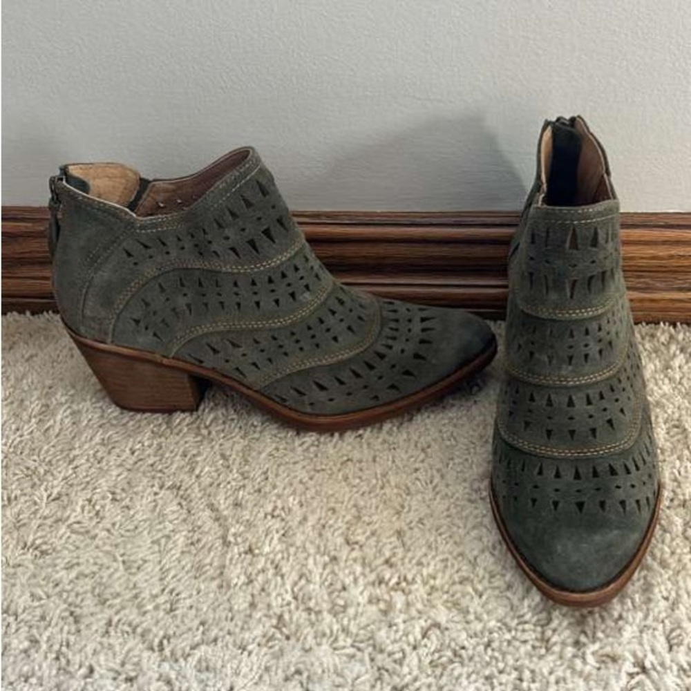 Sofft Green Suede Ankle Booties